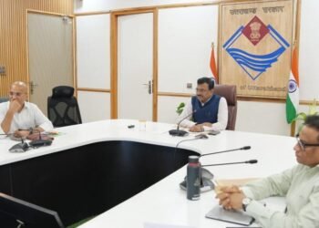 मुख्य सचिव ने कहा कि विभागों को यूटिलाइजेशन सर्टिफिकेट शीघ्र उपलब्ध करायें।