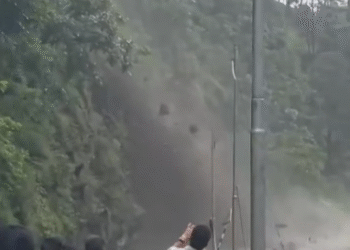 उत्तरकाशी: गंगोत्री राष्ट्रीय राजमार्ग नलूणा क्षेत्र में भूस्खलन, यातायात ठप