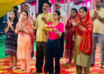 ऋषिकुल मैदान में 35 में गणपति महोत्सव में आम श्रद्धालु कर रहे हैं दर्शन गणपति सेवा संघ द्वारा ऋषिकुल मैदान में आयोजित किए गए गणपति महा उत्सव