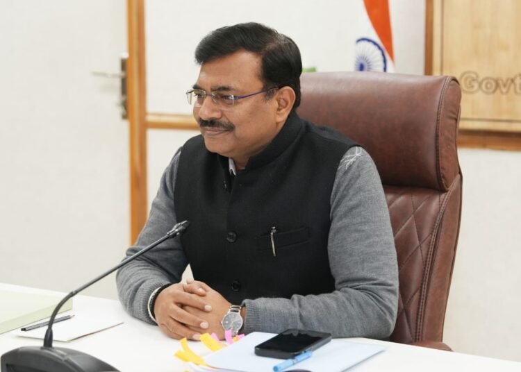 उत्तराखंड: मुख्य सचिव आनंद बर्द्धन ने केदारनाथ पुनर्निर्माण और बद्रीनाथ मास्टर प्लान की समीक्षा