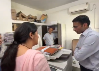 विकासनगर रजिस्ट्री दफ्तर में करोड़ों के राजस्व का खेल: DM सविन बंसल की छापेमारी में बड़ा खुलासा, सब रजिस्ट्रार के निलंबन की संस्तुति
