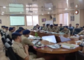 अल्मोड़ा: मासिक अपराध गोष्ठी में बरसे SSP चंद्रशेखर घोडके, लंबित मामलों को तुरंत निपटाने और गश्त बढ़ाने के दिए सख्त निर्देश