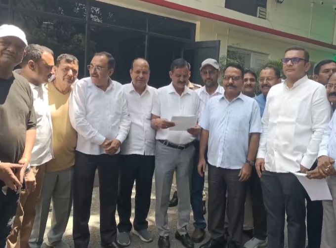 देहरादून: 29 मई से शुरू होगा मतदाता सूची का विशेष गहन पुनरीक्षण, DM सविन बंसल ने राजनीतिक दलों के साथ की अहम बैठक