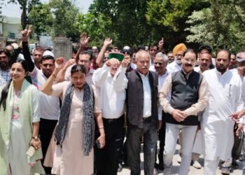 विकासनगर: ‘कक्षा 12 तक बढ़े RTE का दायरा’, जन संघर्ष मोर्चा ने तहसील घेरकर प्रधानमंत्री को भेजा ज्ञापन