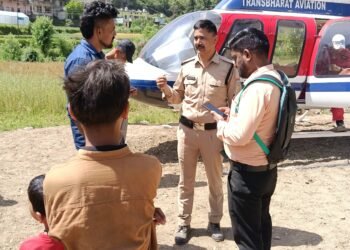 चम्बा-आराकोट में हेलीकॉप्टर की इमरजेंसी लैंडिंग, सभी यात्री सुरक्षित