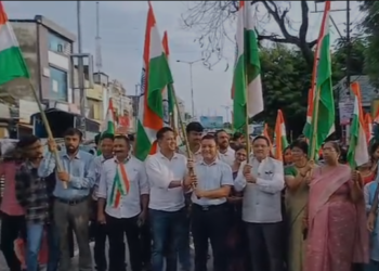 नगर निगम हल्द्वानी प्रशासन ने निकाली तिरंगा रैली