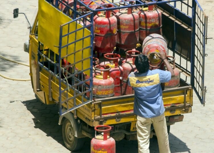 Gas