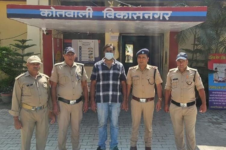 दून पुलिस का भू-माफियाओं पर बड़ा प्रहार: फर्जी मुख्तारनामा तैयार कर जमीन हड़पने वाले मामले में 2 साल से फरार अभियुक्त सहारनपुर से गिरफ्तार