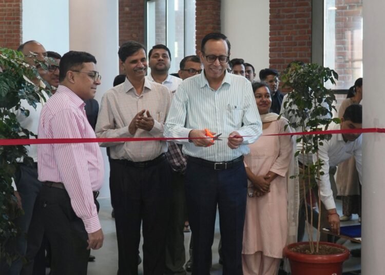 आईआईएम काशीपुर में दो दिवसीय पुस्तक प्रदर्शनी का समापन: डिजिटल दौर में मुद्रित पुस्तकों की ओर वापसी का संदेश